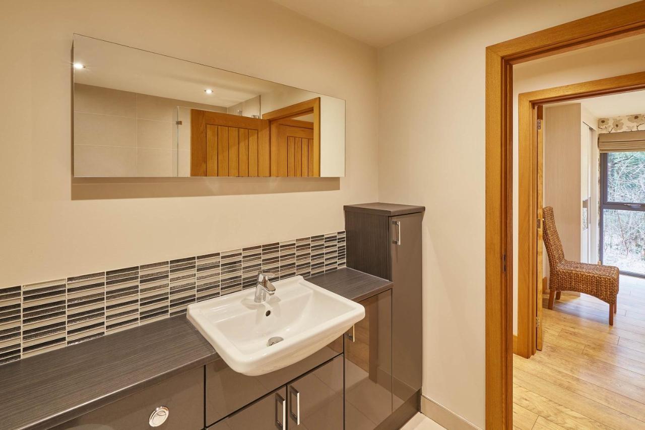 Host & Stay - Simon Howe Lodge ويتبي المظهر الخارجي الصورة